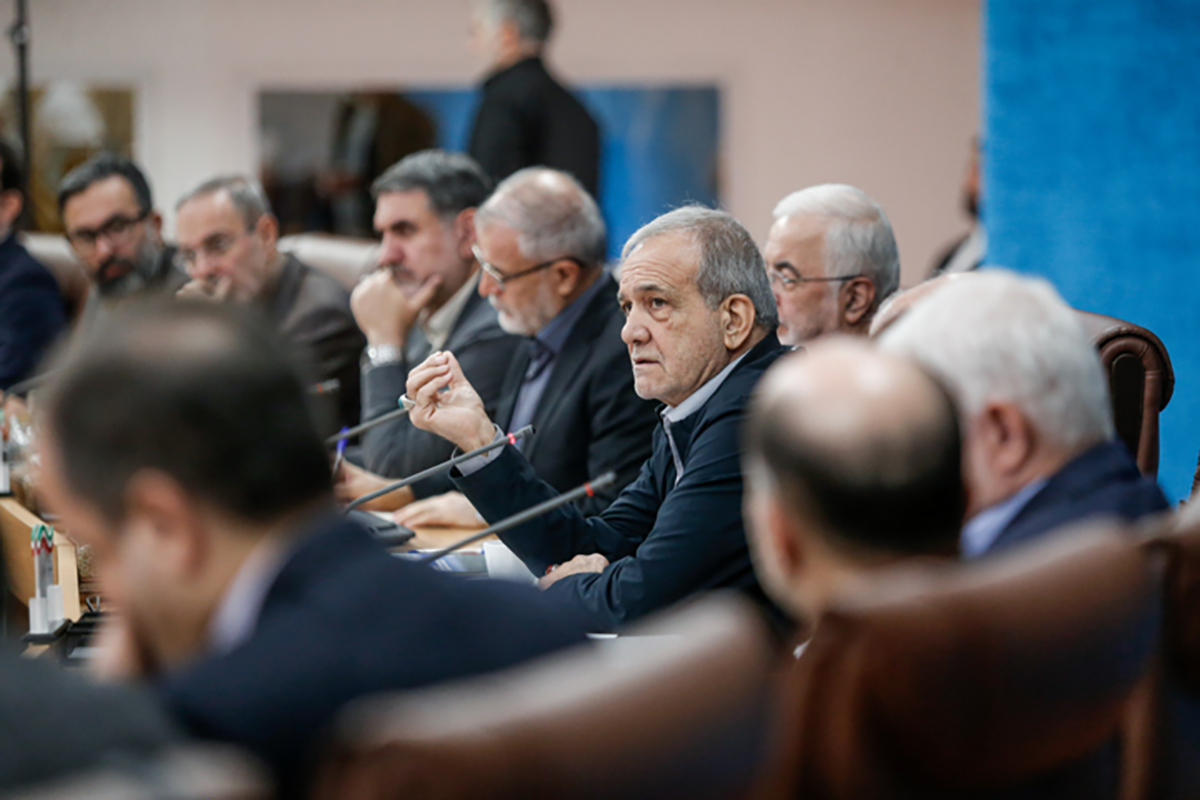 پزشکیان: ایران به این راحتی‌ها تحریم نمی‌شود/ برای صرفه‌جویی 800 هزار بشکه نفت باید طرح مدیریت محله محور اجرا شود/ شناعت قولی نباید باعث اهمال خدمتگزاری عادلانه شود/ در ایران قصد زور گفتن به کسی را نداریم